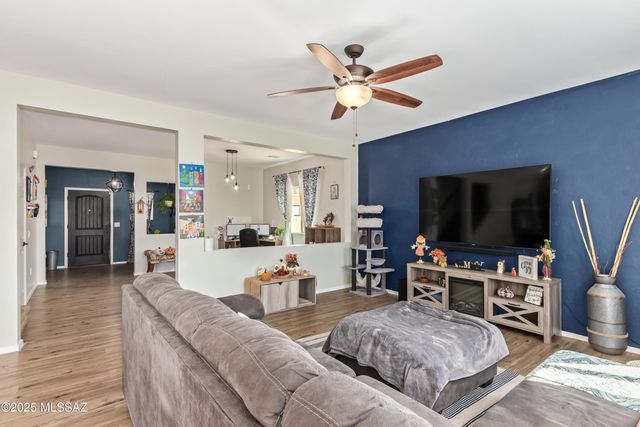 734 S Harry P Stagg Drive, Vail, AZ 85641