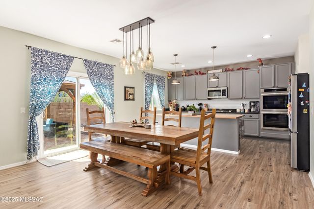 734 S Harry P Stagg Drive, Vail, AZ 85641