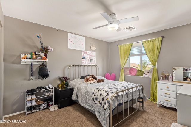 734 S Harry P Stagg Drive, Vail, AZ 85641