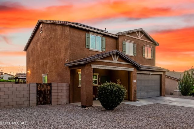 734 S Harry P Stagg Drive, Vail, AZ 85641