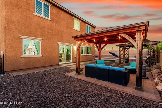 734 S Harry P Stagg Drive, Vail, AZ 85641