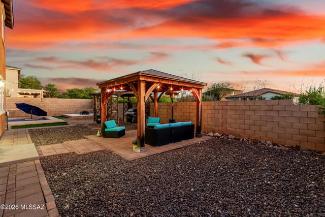 734 S Harry P Stagg Drive, Vail, AZ 85641