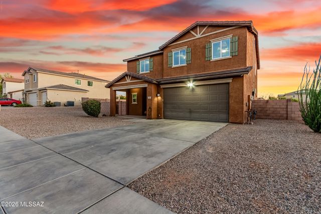 734 S Harry P Stagg Drive, Vail, AZ 85641