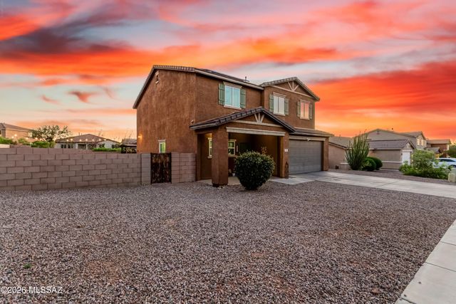 734 S Harry P Stagg Drive, Vail, AZ 85641