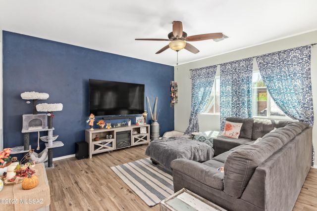 734 S Harry P Stagg Drive, Vail, AZ 85641