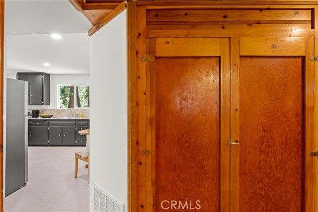 27917 Squirrel Lane, Lake Arrowhead, CA 92352