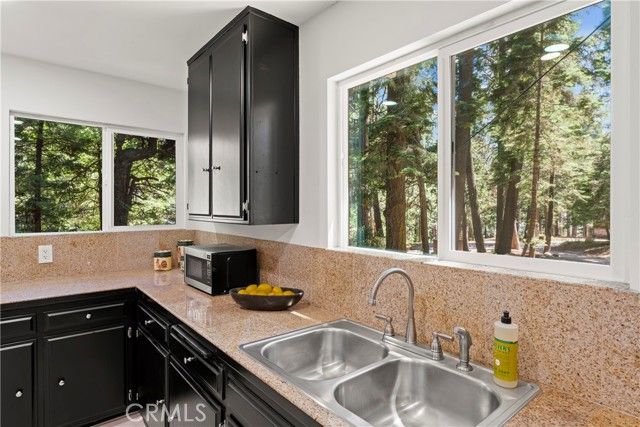 27917 Squirrel Lane, Lake Arrowhead, CA 92352