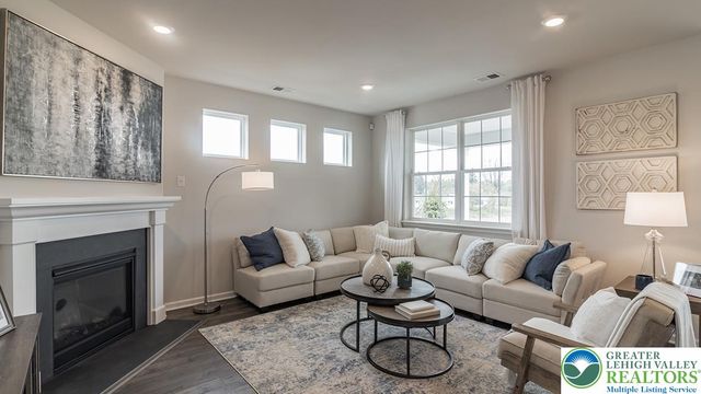 1518 Dresden Drive, Lower Macungie Twp, PA 18031