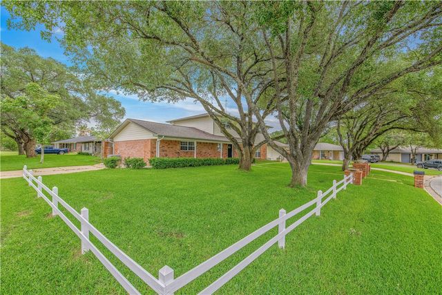 1314 Broadmoor Drive, Bryan, TX 77802