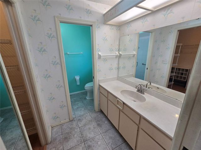 2136 CORK OAK STREET, Sarasota, FL 34232