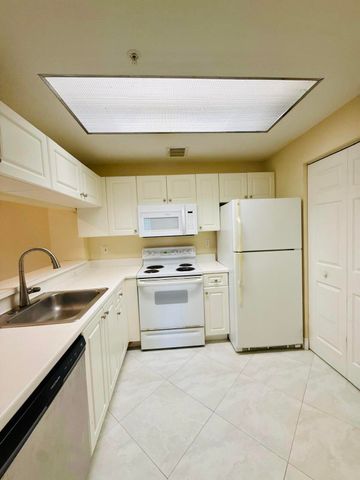 2917 Tuscany Court 204, Palm Beach Gardens, FL 33410