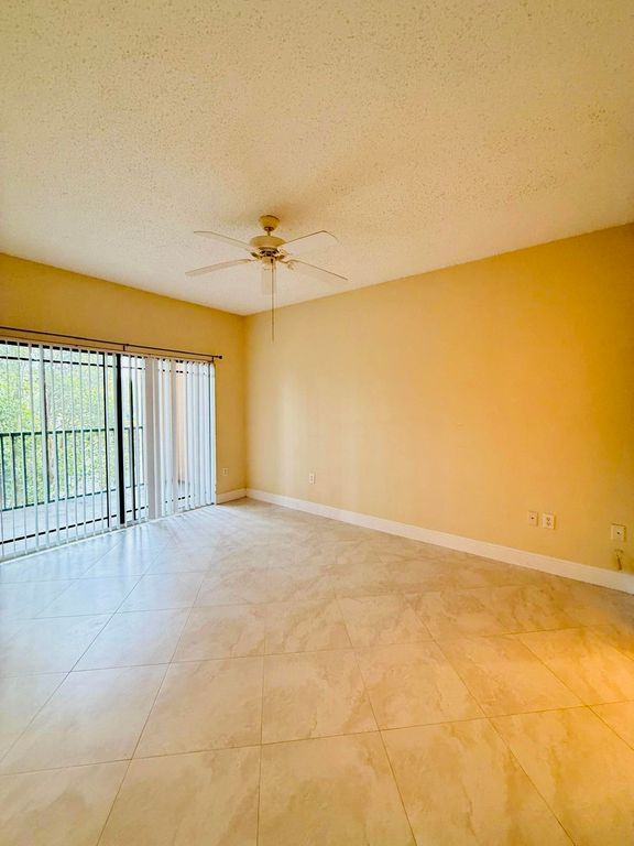 2917 Tuscany Court 204, Palm Beach Gardens, FL 33410
