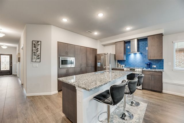 1225 Pleasant Knoll Trail, Aubrey, TX 76227