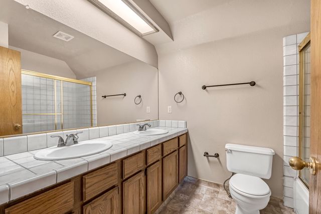 1688 University Avenue, Madera, CA 93637