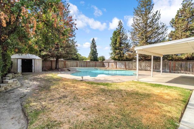 1688 University Avenue, Madera, CA 93637