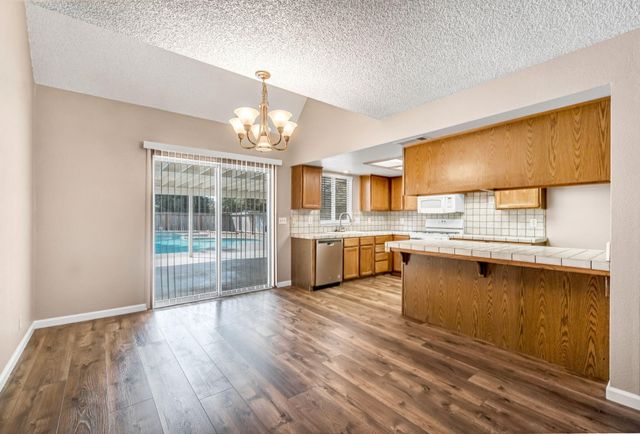 1688 University Avenue, Madera, CA 93637