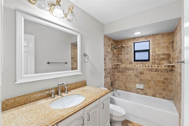 723 PENT STREET, Tarpon Springs, FL 34689