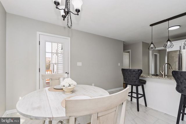 11709 WOODLAND VIEW DR, Fredericksburg, VA 22407