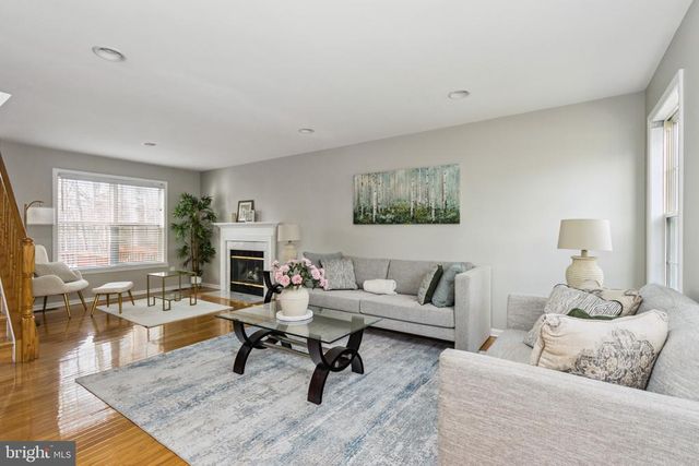 11709 WOODLAND VIEW DR, Fredericksburg, VA 22407