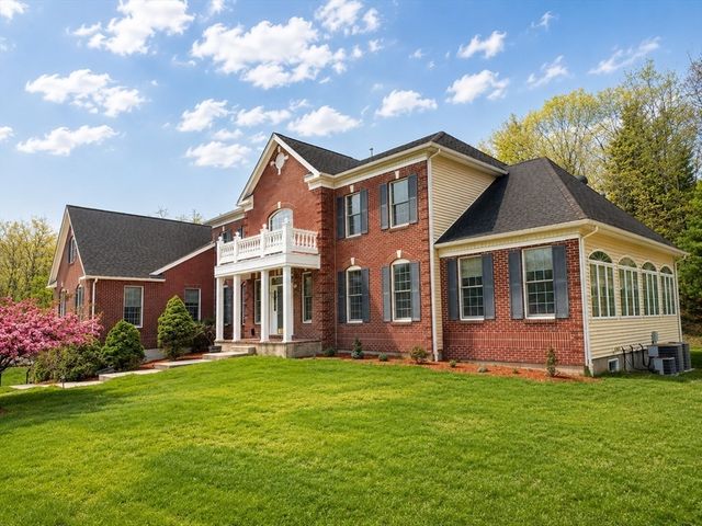4 Summit Way, Hopkinton, MA 01748