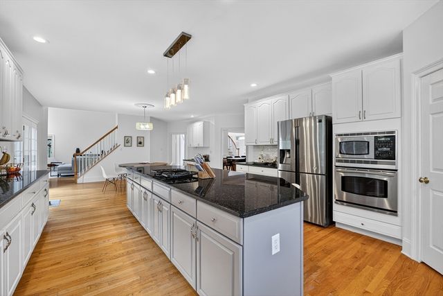 4 Summit Way, Hopkinton, MA 01748
