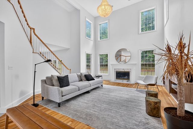 4 Summit Way, Hopkinton, MA 01748