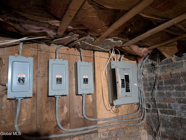 2247 5th Avenue, Troy, NY 12180