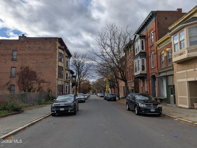 2247 5th Avenue, Troy, NY 12180