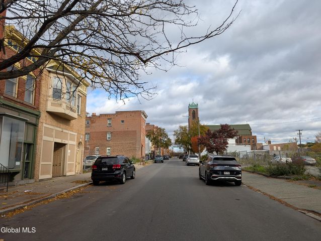 2247 5th Avenue, Troy, NY 12180