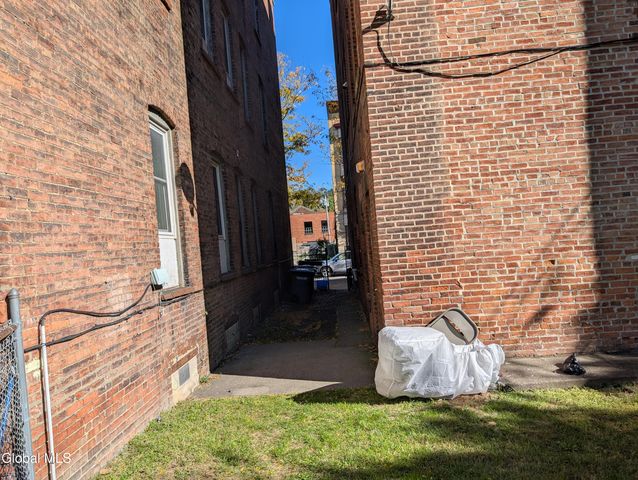 2247 5th Avenue, Troy, NY 12180