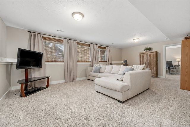 8991 Plantation Drive, Byron Center, MI 49315