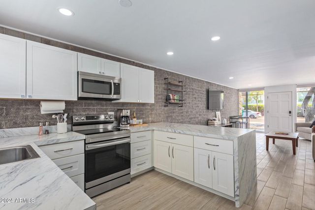 6936 E 4th Street Apt 7, Scottsdale, AZ 85251