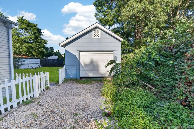 67 Ohio Avenue, Medford, NY 11763