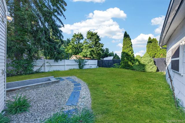 67 Ohio Avenue, Medford, NY 11763