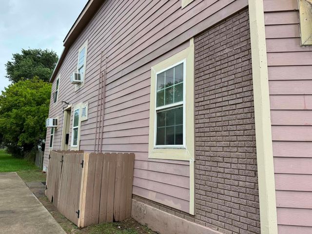 3028 Avenue M 2M, Galveston, TX 77550
