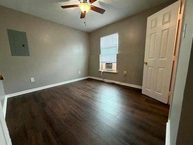 3028 Avenue M 2M, Galveston, TX 77550