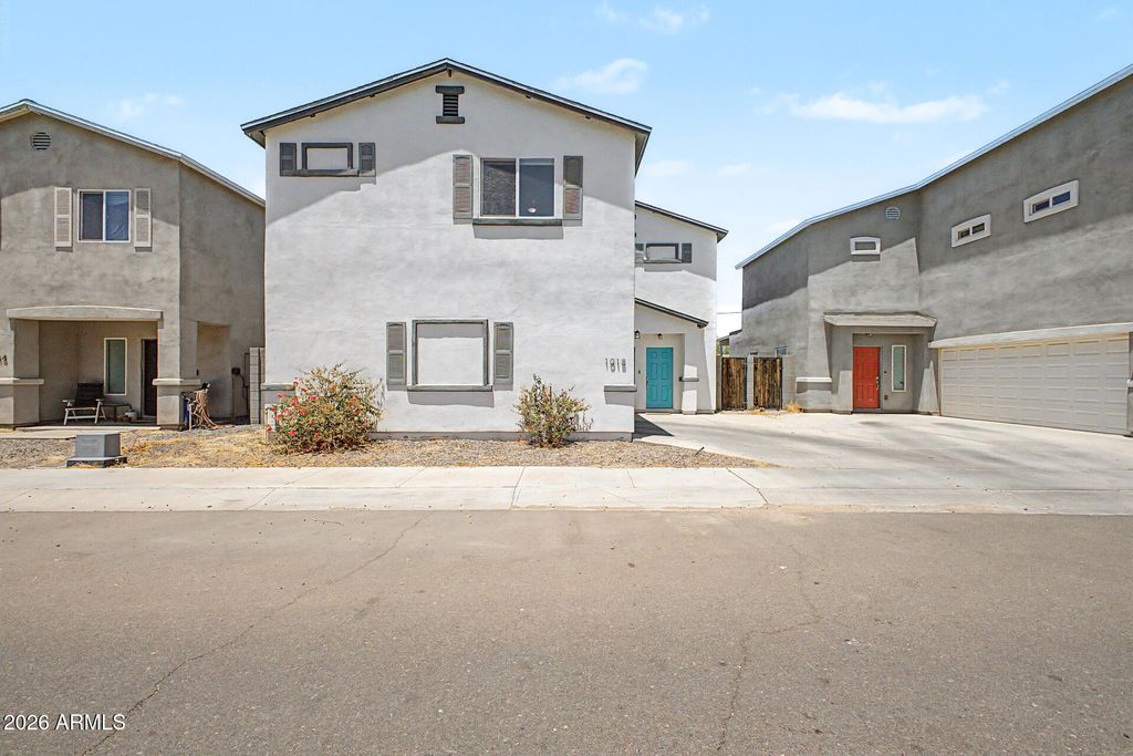 1018 E ODEUM Lane, Phoenix, AZ 85040 — exterior