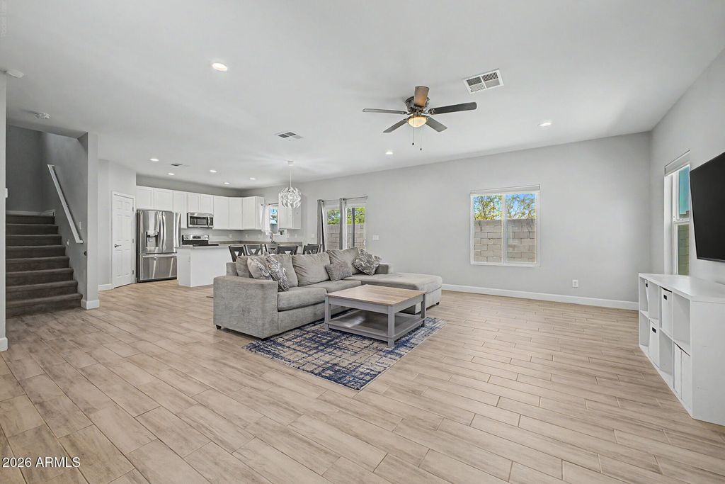 1018 E ODEUM Lane, Phoenix, AZ 85040 — photo 2