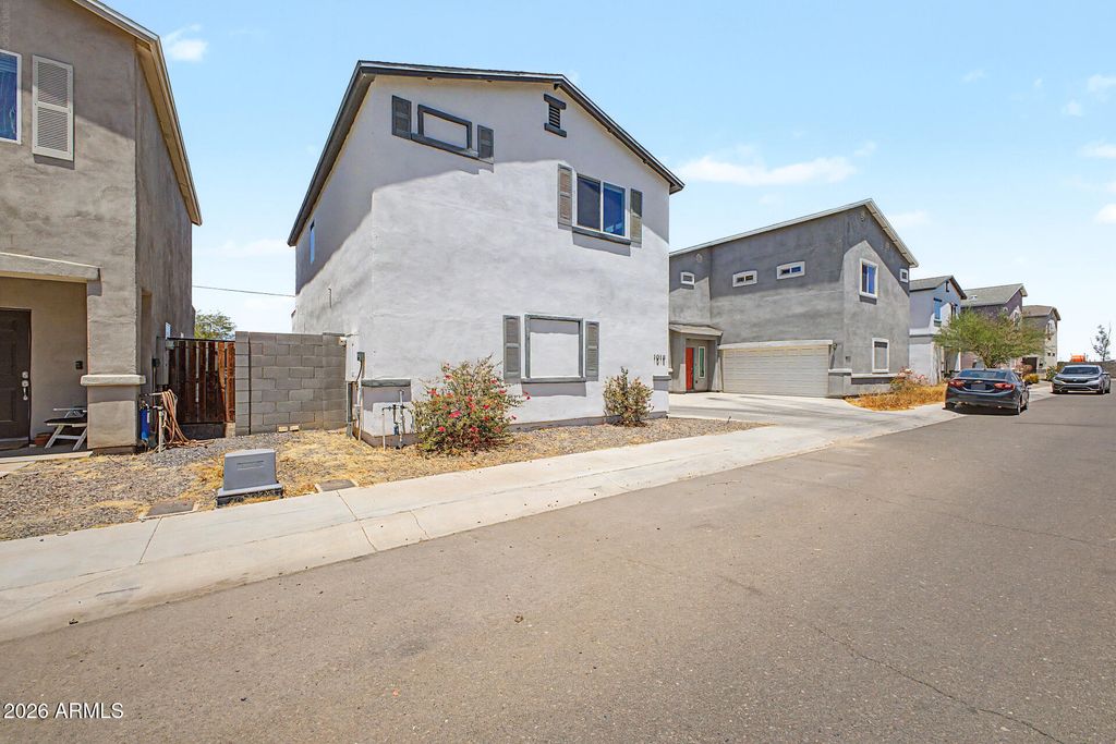 1018 E ODEUM Lane, Phoenix, AZ 85040 — photo 3
