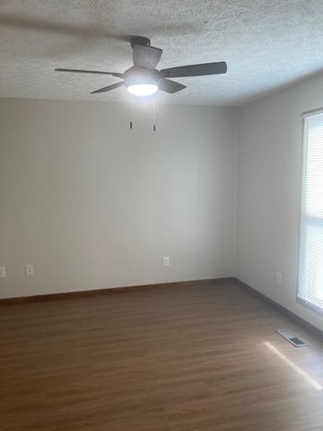 104 Wallace St, Woodbury, TN 37190