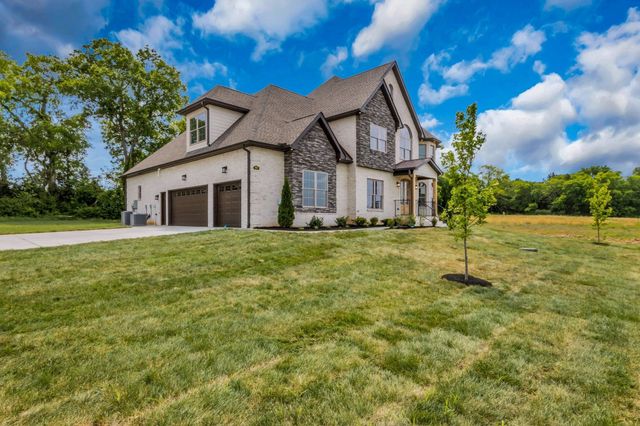 4510 Pat Nixon Ct, Murfreesboro, TN 37130