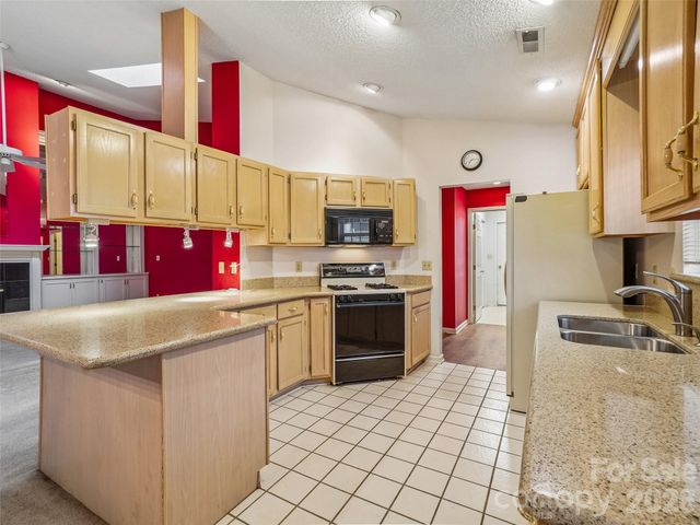 21 Heather Way A, Candler, NC 28715