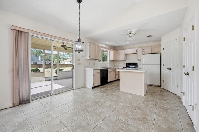 4628 Legends Ln, Elkton, FL 32033