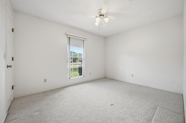 4628 Legends Ln, Elkton, FL 32033