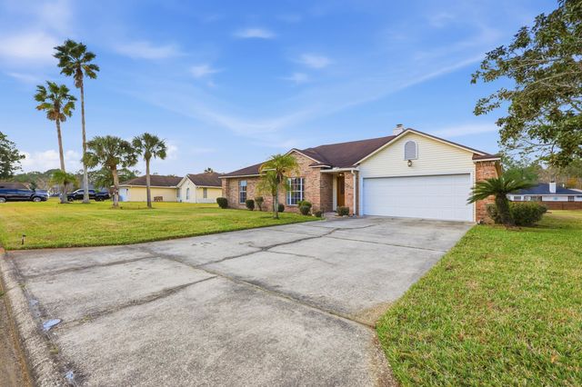 4628 Legends Ln, Elkton, FL 32033