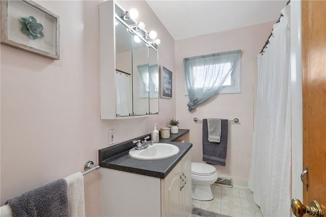 123 Forrest Way, Camillus, NY 13031