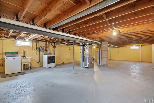 123 Forrest Way, Camillus, NY 13031