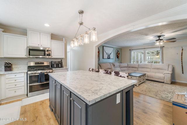 311 Petersburg Road, Richlands, NC 28574