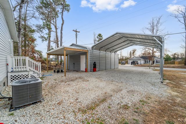 311 Petersburg Road, Richlands, NC 28574