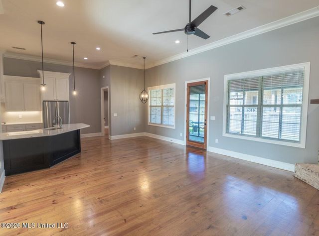 609 Gloucester Way, Flowood, MS 39232